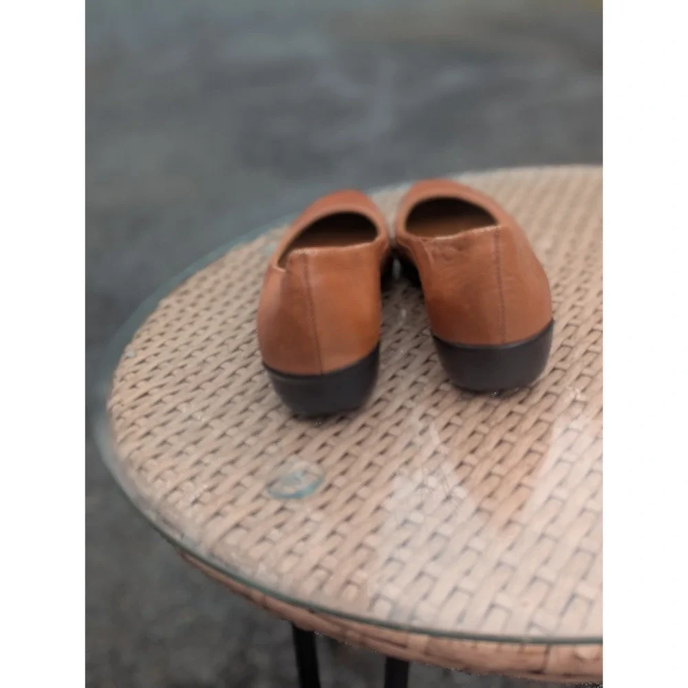 Quiet Luxury Brown Leather Ballet Flats Natural Soul Naturalizer 8.5 M